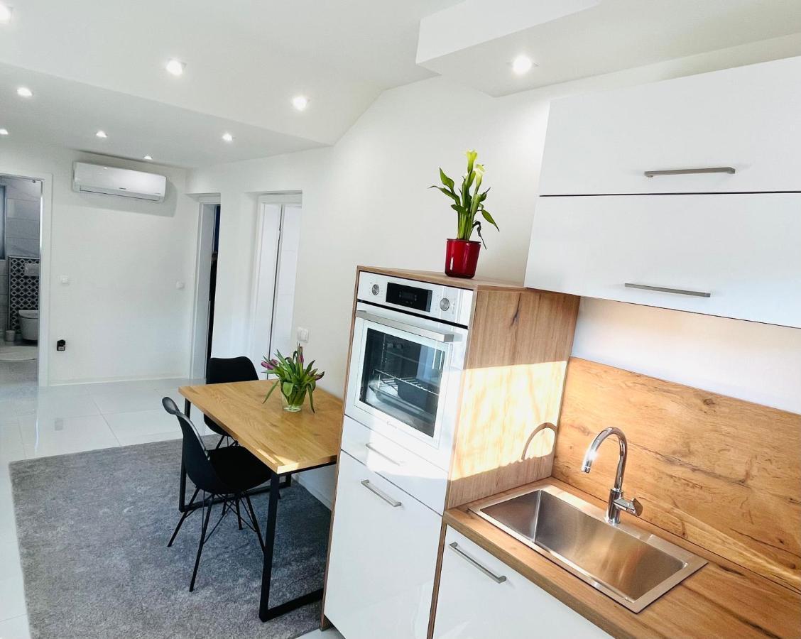 Luxe Apartments Ljutomer Extérieur photo