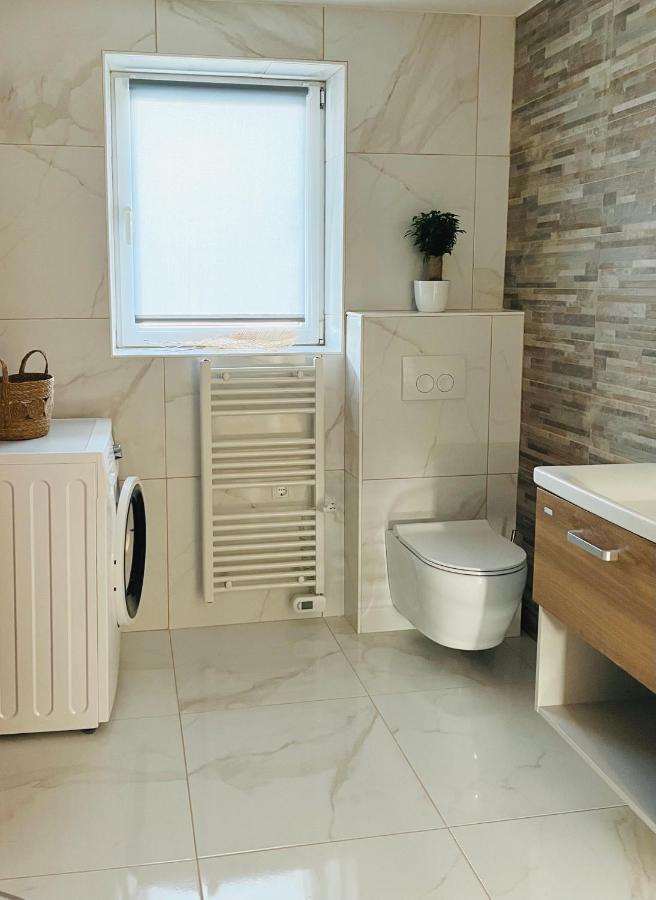Luxe Apartments Ljutomer Extérieur photo